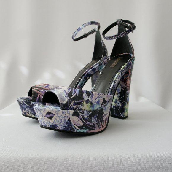 NEW SCHUTZ Leather Floral Platforms - Picture 9 of 9